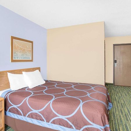 Boarders Inn & Suites By Cobblestone Hotels Waterloo Cedar Falls Buitenkant foto